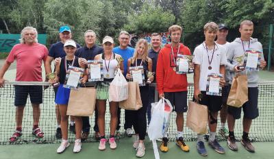 За награды чемпионата и первенства Рязани боролись теннисисты из 14 регионов